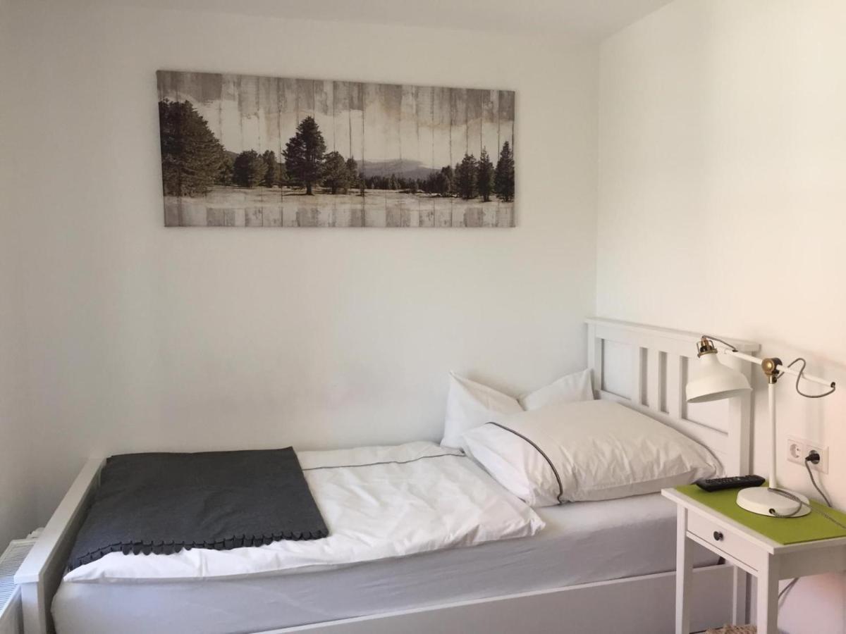 Apartmentvermietung Ingrid Bolkart - Landleben 6 Illertissen Eksteriør bilde